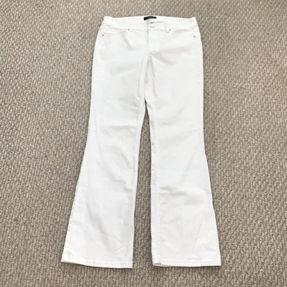 WHBM White Blanc Bootcut Jean - Picture 3 of 14